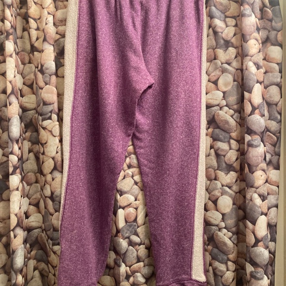 Kenzie - 2 piece lounge/workout set - sz Medium - Purple - lace trim - Picture 10 of 12